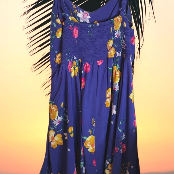 Old Navy Pretty Floral Sleeveless Dress - Picture 3 of 8